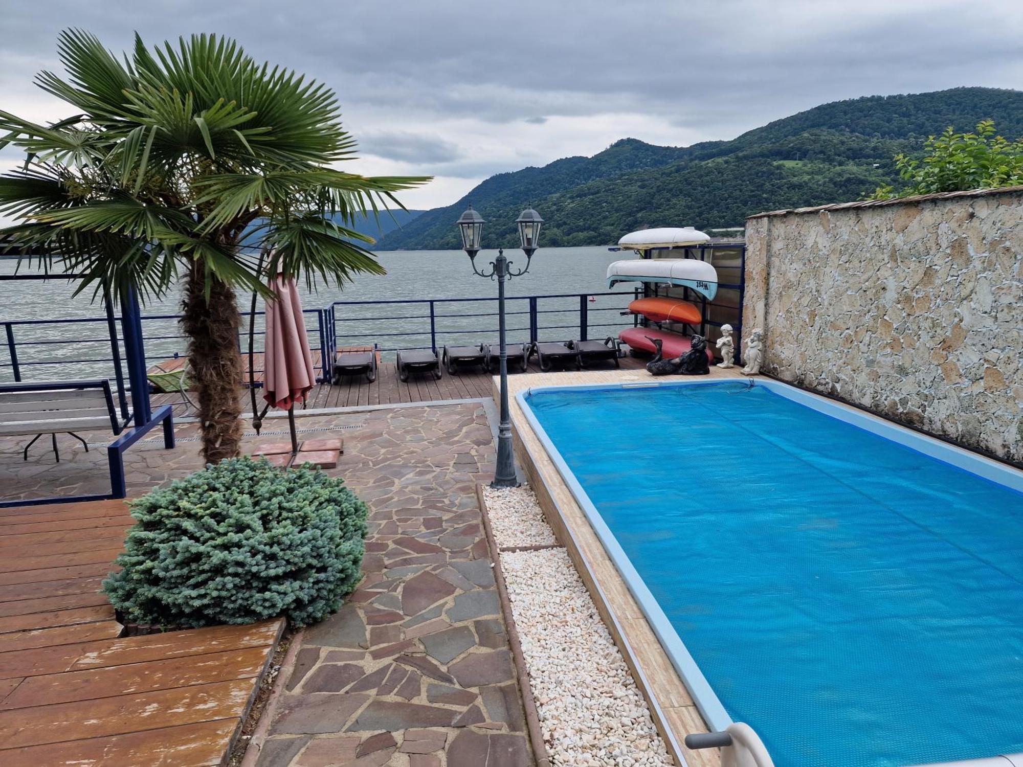 Готель Casa Andrei Оршова Екстер'єр фото