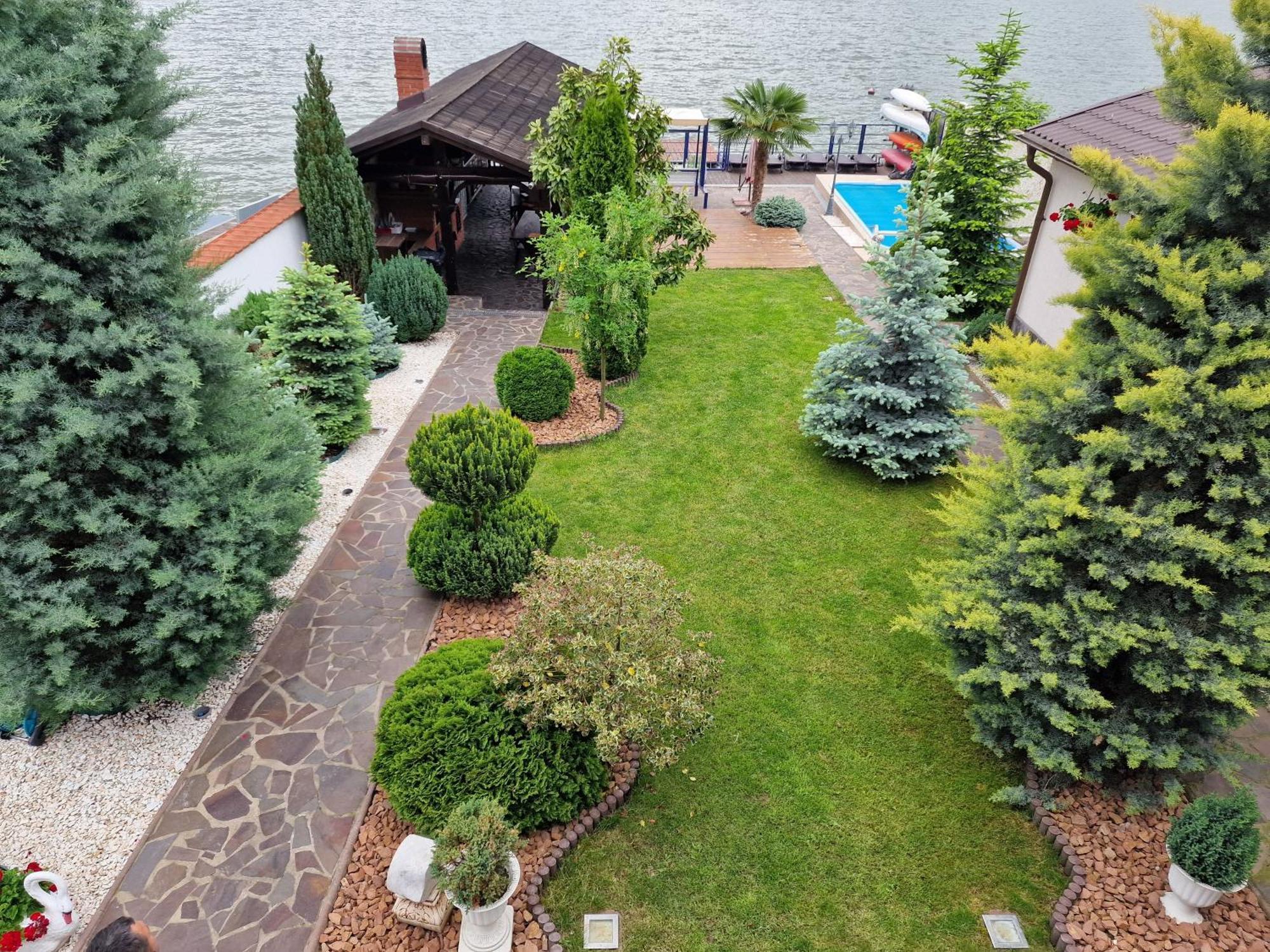 Готель Casa Andrei Оршова Екстер'єр фото