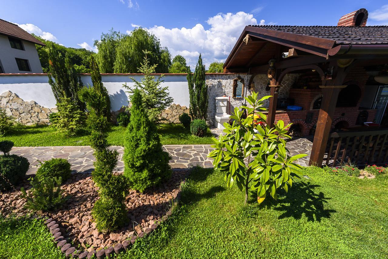 Готель Casa Andrei Оршова Екстер'єр фото