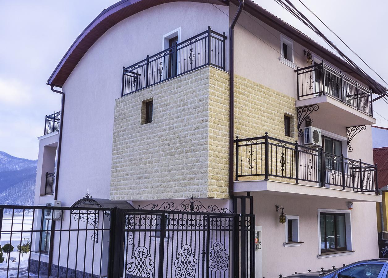 Готель Casa Andrei Оршова Екстер'єр фото