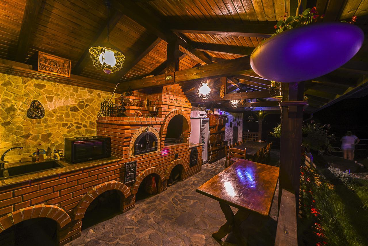 Готель Casa Andrei Оршова Екстер'єр фото