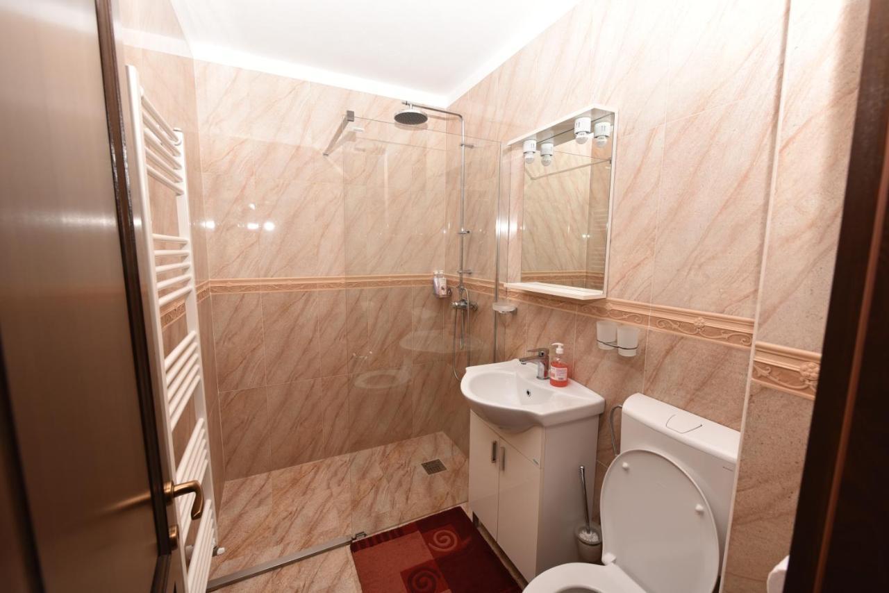 Готель Casa Andrei Оршова Екстер'єр фото