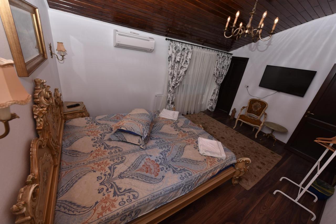 Готель Casa Andrei Оршова Екстер'єр фото