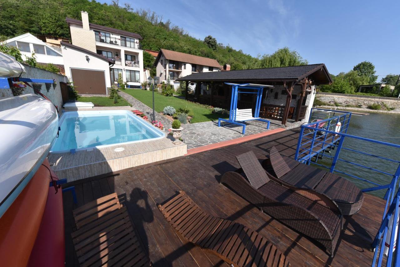 Готель Casa Andrei Оршова Екстер'єр фото